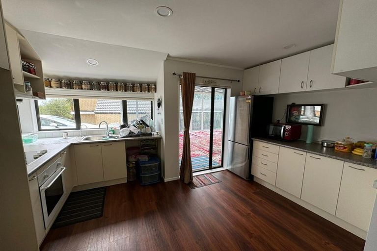 Photo of property in 13 Blueridge Close, Sunnyvale, Auckland, 0612