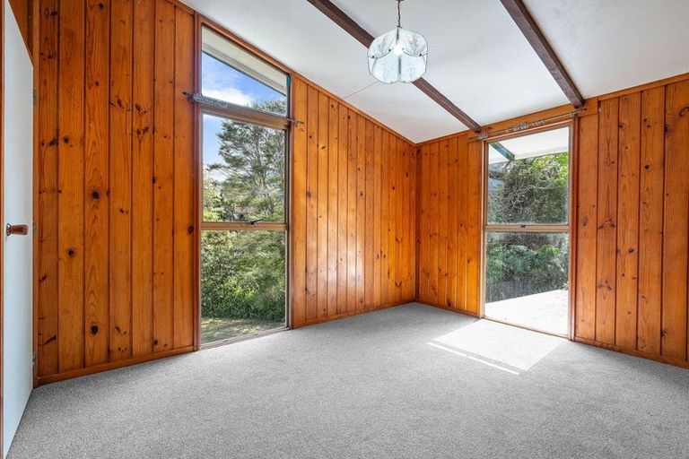 Photo of property in 13 Reynolds Place, Torbay, Auckland, 0630