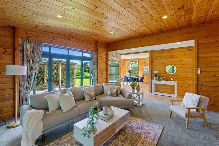 Photo of property in 89 Tutere Street, Waikanae Beach, Waikanae, 5036