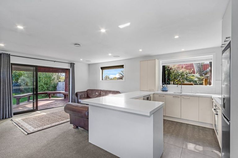 Photo of property in 27 Momorangi Crescent, Redwood, Christchurch, 8051