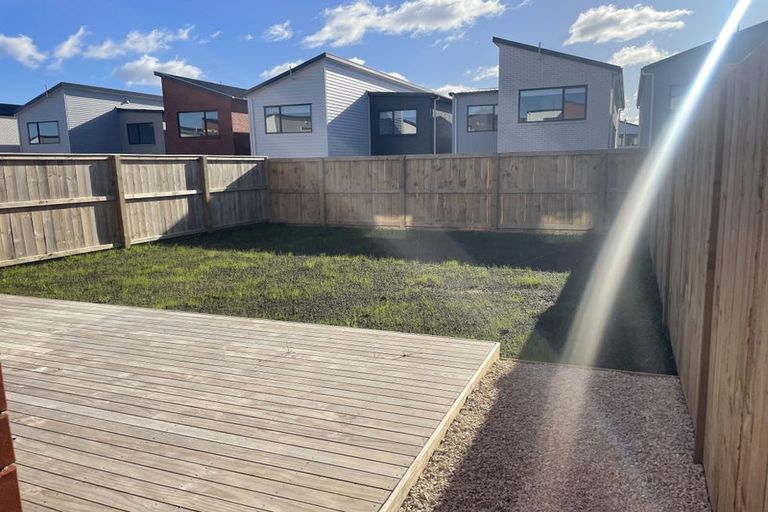 Photo of property in 21 Coast Garden Drive, Hobsonville, Auckland, 0616