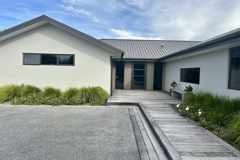 Photo of property in 5 Old Racecourse Road, Albert Town, Wanaka, 9305