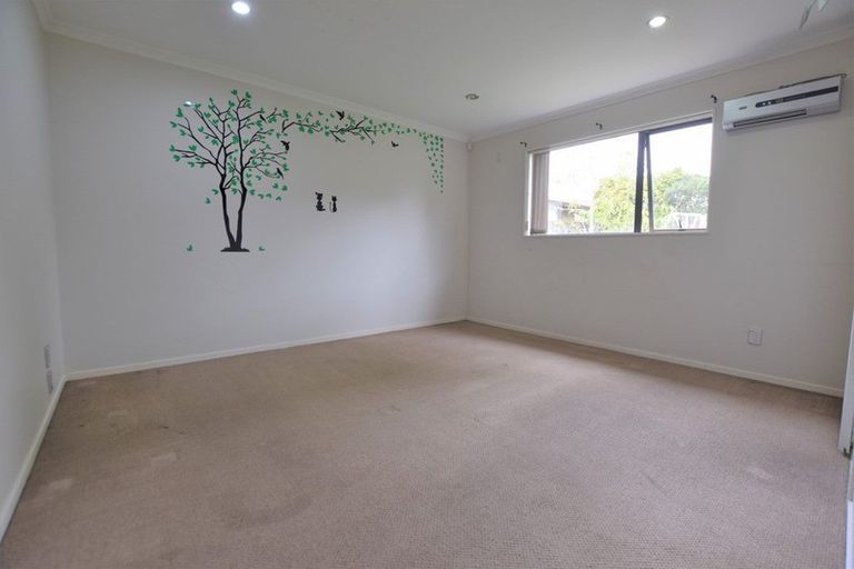 Photo of property in 16b Airdrie Road, Ranui, Auckland, 0612