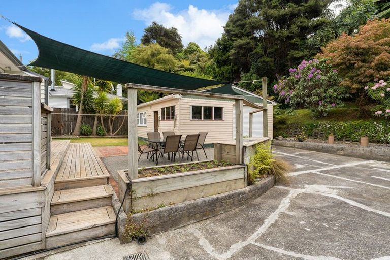 Photo of property in 14 Pinehaven Road, Pinehaven, Upper Hutt, 5019