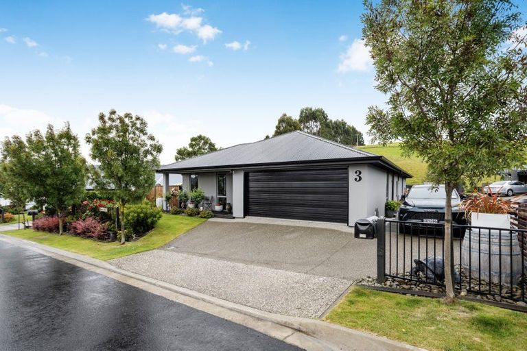 Photo of property in 3 Trudi Place, Green Island, Dunedin, 9018