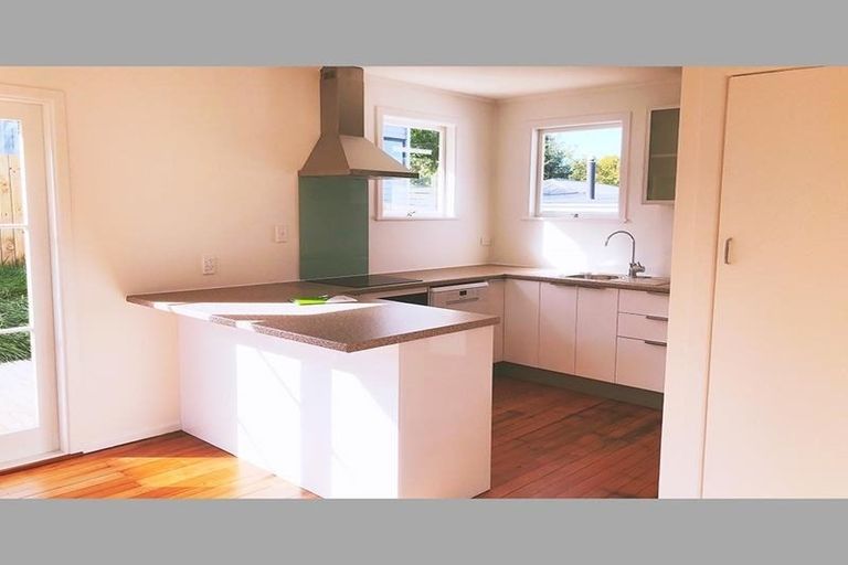 Photo of property in 25b Arrow Road, Forrest Hill, Auckland, 0620