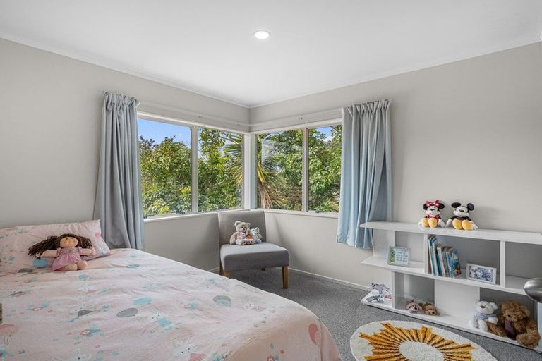 Photo of property in 46 Unsworth Drive, Unsworth Heights, Auckland, 0632