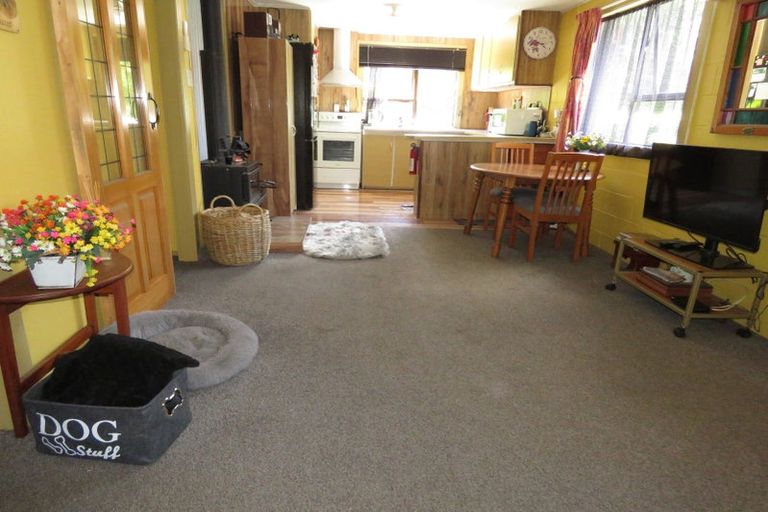 Photo of property in 20 Ramsay Street, Blacks Point, Reefton, 7830