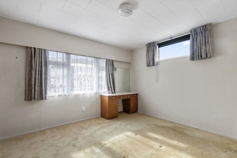 Photo of property in 17 Korau Grove, Stokes Valley, Lower Hutt, 5019