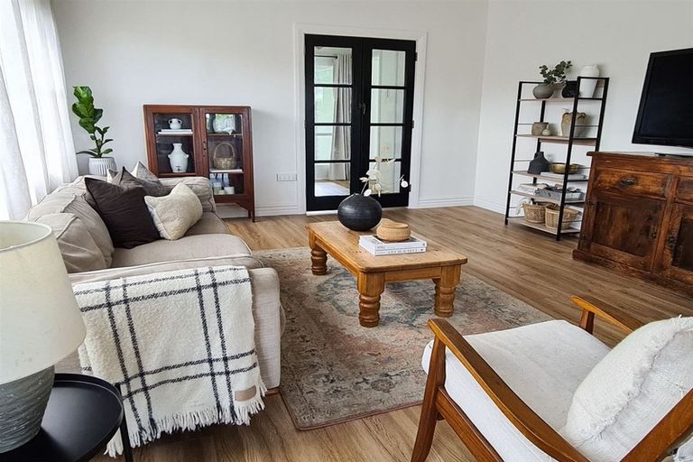 Photo of property in 804 Heretaunga Street East, Parkvale, Hastings, 4122