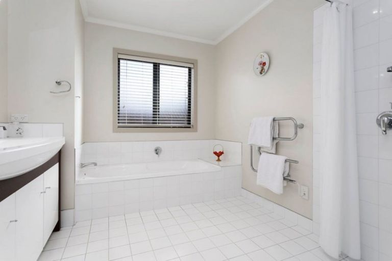 Photo of property in 44a Hall Street, Cambridge, 3434