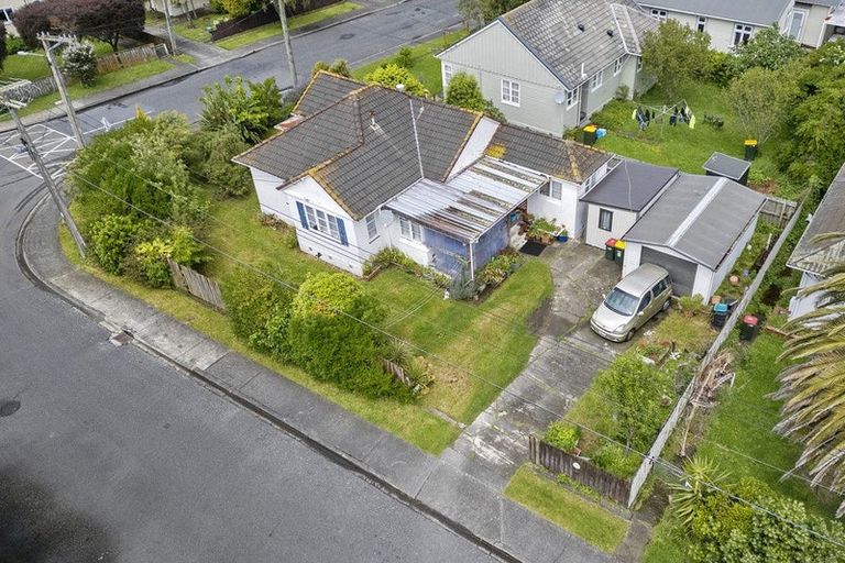 Photo of property in 15 Raymond Terrace, Fairfield, Lower Hutt, 5011