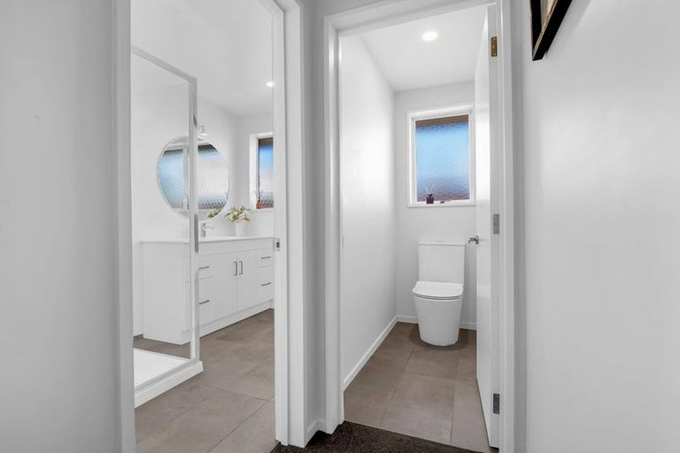 Photo of property in 30b Takaro Avenue, Sockburn, Christchurch, 8042