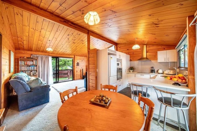 Photo of property in 10 Chrisarda Place, Red Hill, Papakura, 2110