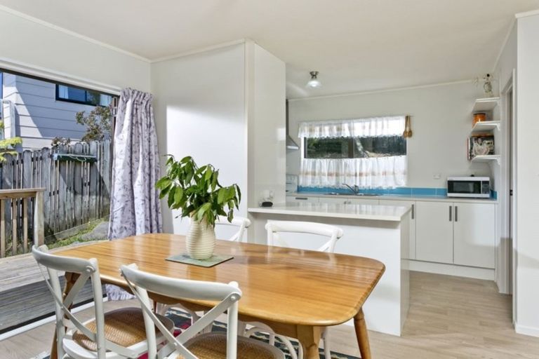 Photo of property in 12 Sevilla Place, Unsworth Heights, Auckland, 0632