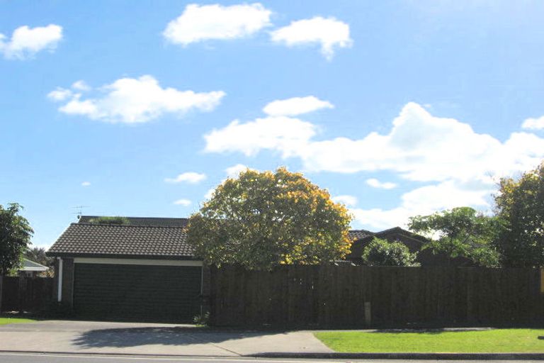 Photo of property in 166 Hill Road, Manurewa, Auckland, 2105