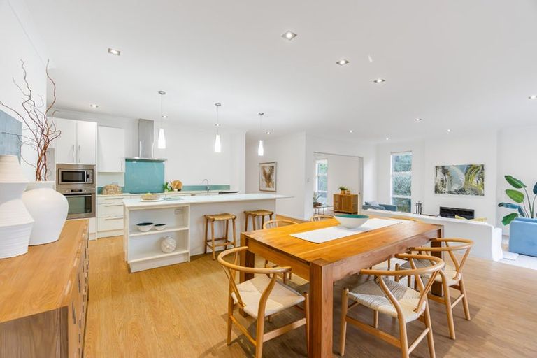 Photo of property in 339 Glenvar Road, Long Bay, Auckland, 0630