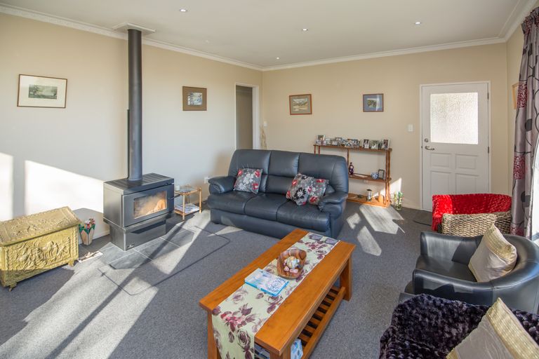 Photo of property in 16 Taiaroa Place, Southbridge, 7602