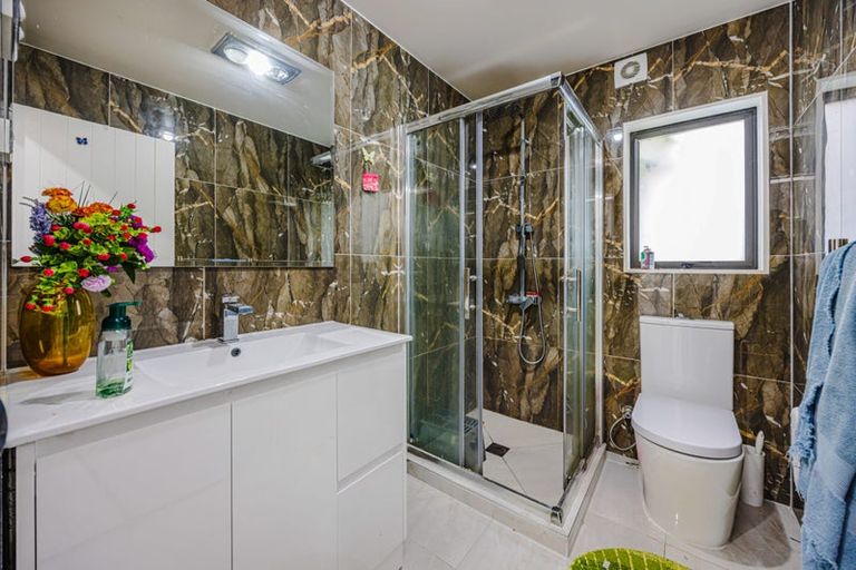 Photo of property in 276a Sturges Road, Henderson, Auckland, 0612