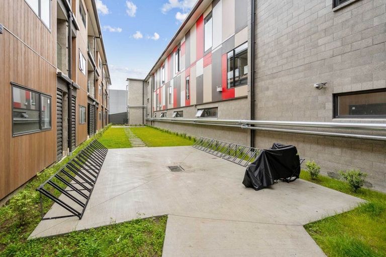 Photo of property in 206/40 East Street, Papakura, 2110