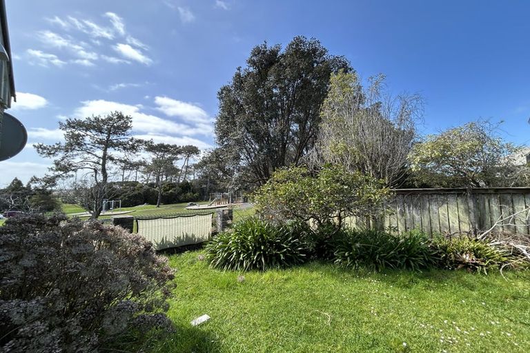Photo of property in 102 Marina View Drive, West Harbour, Auckland, 0618