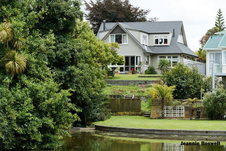 Photo of property in 107 Jickell Street, Hokowhitu, Palmerston North, 4410