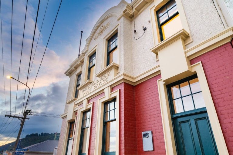 Photo of property in 247 Ravensbourne Road, Ravensbourne, Dunedin, 9022