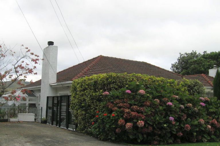 Photo of property in 3 Tainui Terrace, Tawa, Wellington, 5028