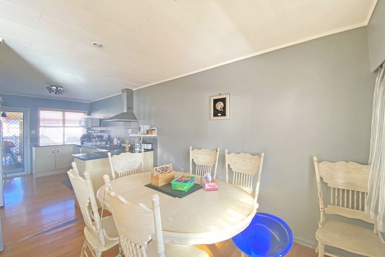 Photo of property in 1/2 Chevis Place, Pakuranga, Auckland, 2010