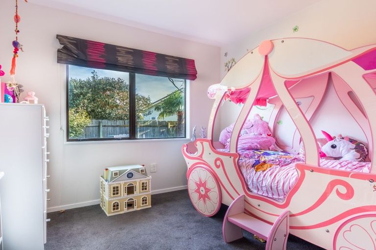 Photo of property in 10 Rodney Grove, Paraparaumu, 5032