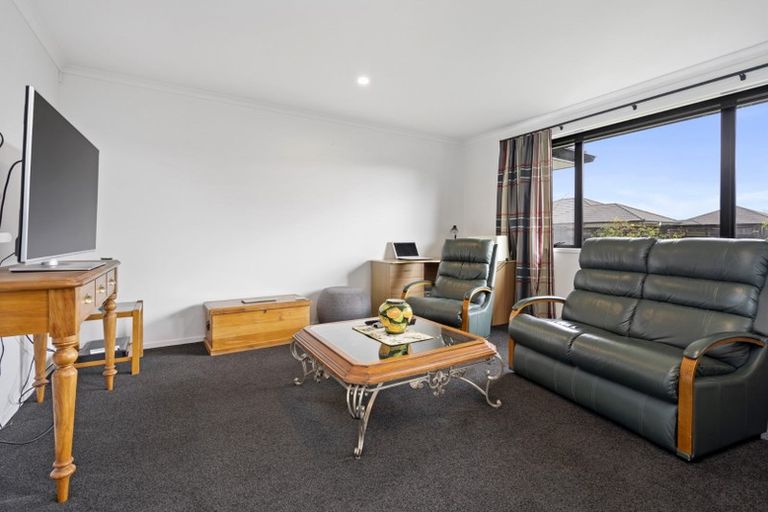 Photo of property in 27 Plescher Crescent, Leamington, Cambridge, 3432