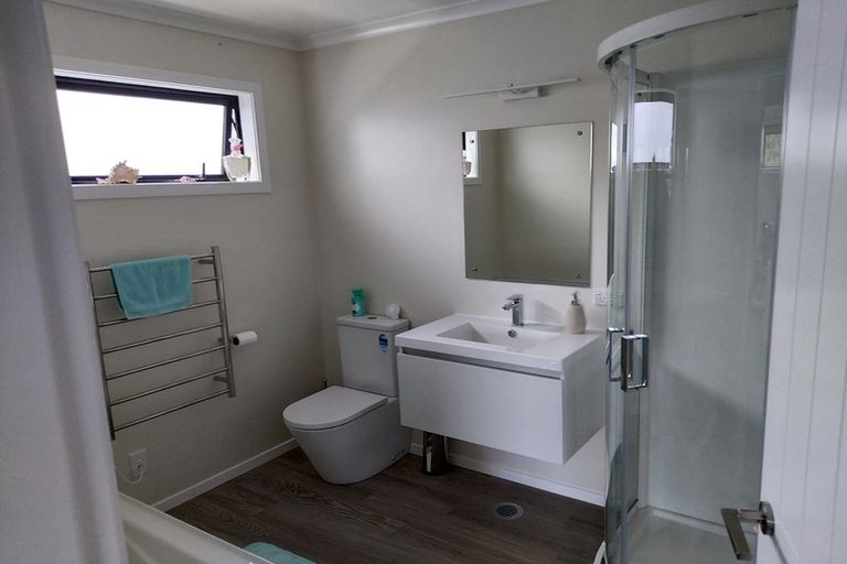 Photo of property in 16b Royal Street, Upper Hutt Central, Upper Hutt, 5018