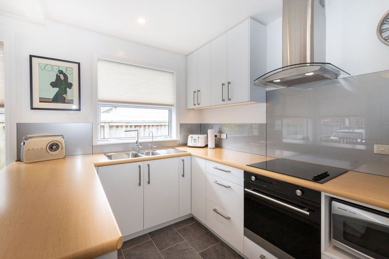 Photo of property in 141 Macandrew Road, South Dunedin, Dunedin, 9012