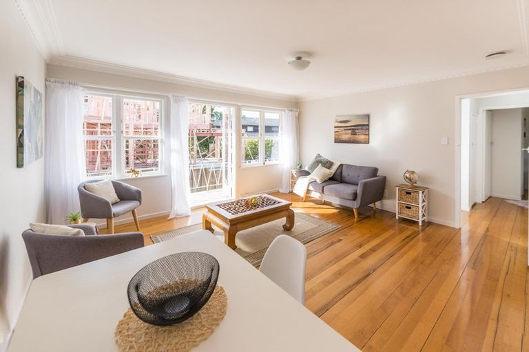 Photo of property in 3/3 Penzance Road, Mairangi Bay, Auckland, 0630