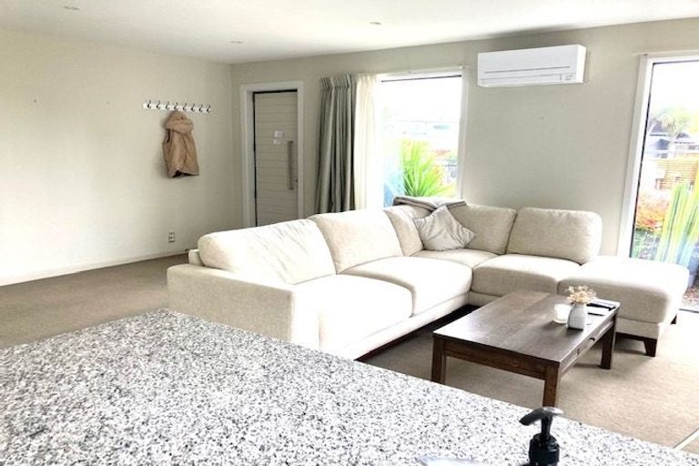 Photo of property in 33 Augusta Street, Redcliffs, Christchurch, 8081