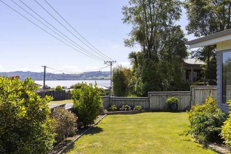 Photo of property in 2/30 Ingle Avenue, Waipahihi, Taupo, 3330