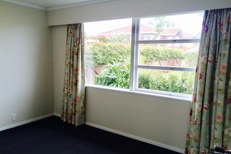 Photo of property in 2/28 Norman Road, Hauraki, Auckland, 0622