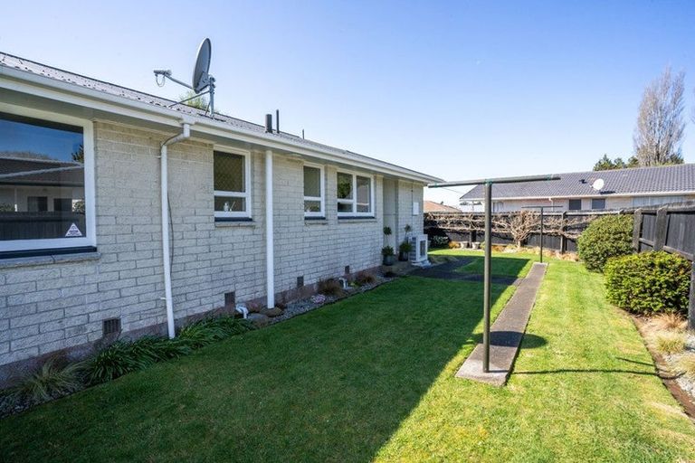 Photo of property in 6 Meldrum Place, Bishopdale, Christchurch, 8051