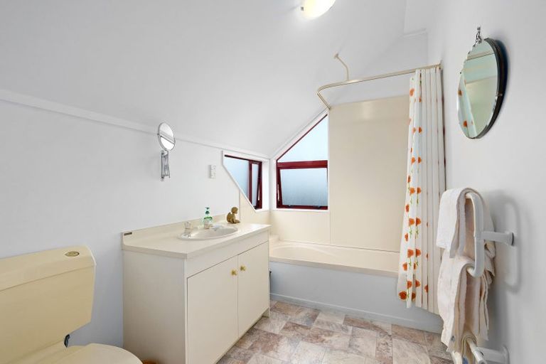 Photo of property in 1 Longfellow Street, Leamington, Cambridge, 3432