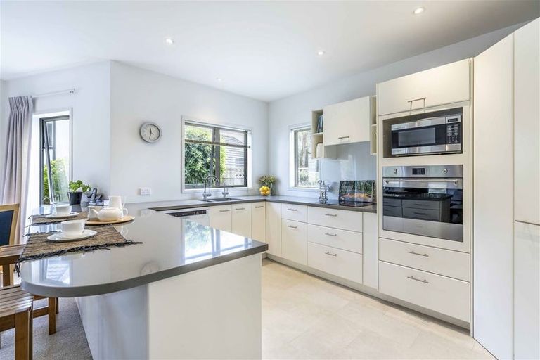 Photo of property in 10 Mistral Place, West Harbour, Auckland, 0618