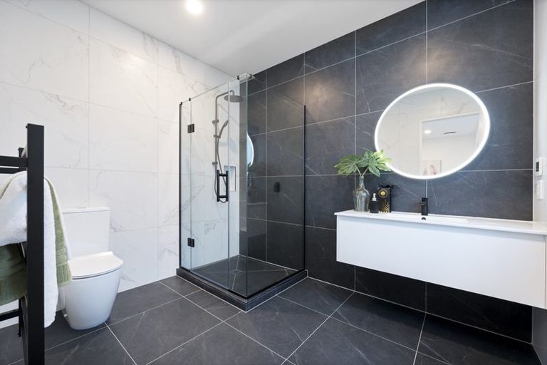 Photo of property in 42 Paparahi Place, Wainui, 0992