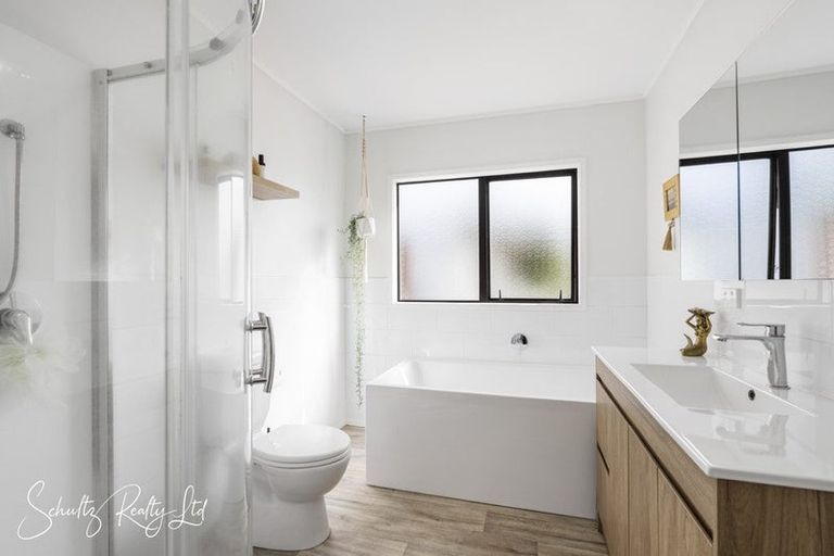 Photo of property in 316 Mountain Road, Maungaturoto, 0587