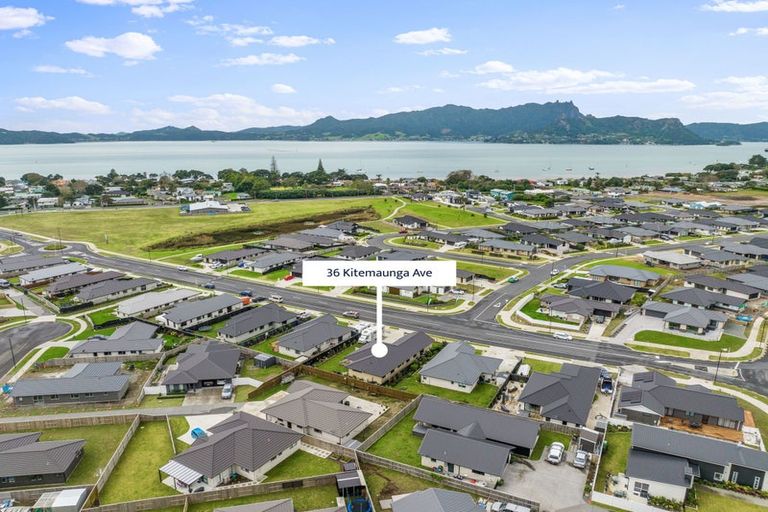 Photo of property in 36 Kitemaunga Avenue, One Tree Point, 0118