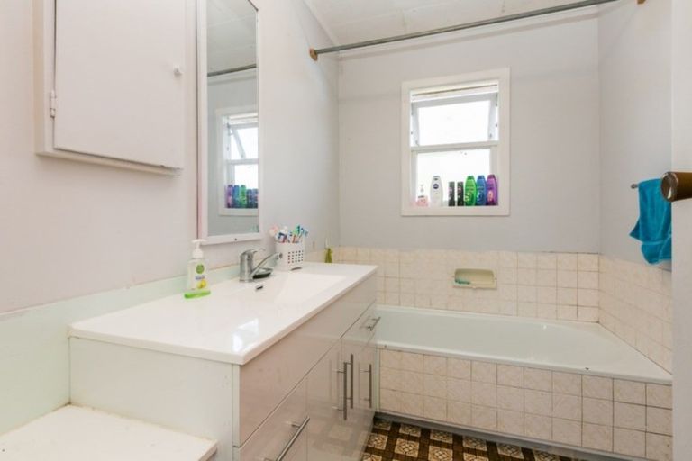 Photo of property in 57 Liverpool Crescent, Flaxmere, Hastings, 4120