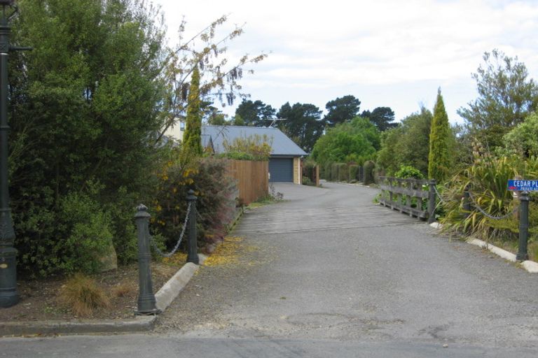 Photo of property in 18 Cedar Place, Amberley, 7410