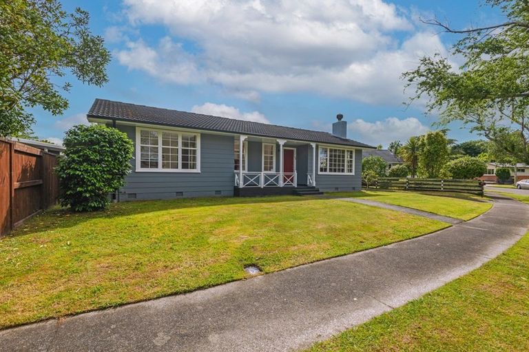 Photo of property in 88 Ruamahanga Crescent, Terrace End, Palmerston North, 4410