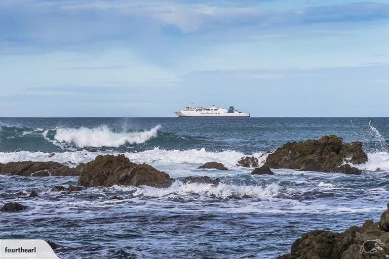 Photo of property in 72 Owhiro Bay Parade, Owhiro Bay, Wellington, 6023