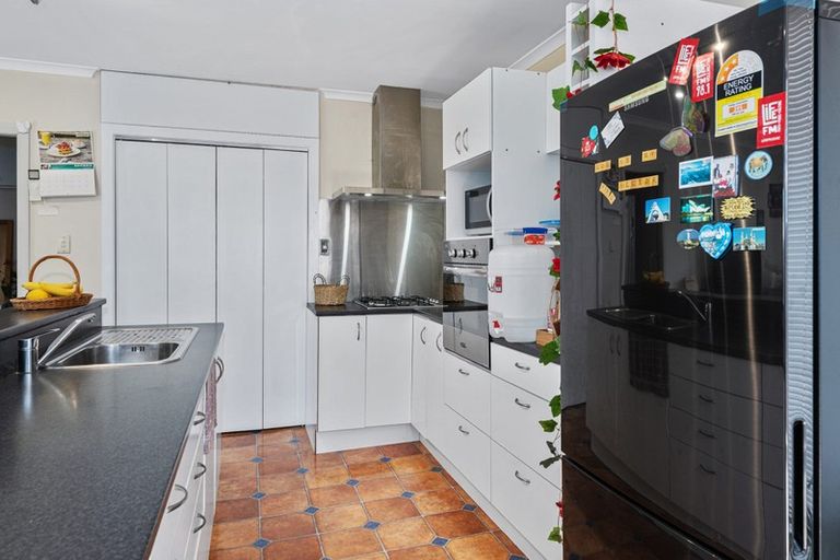 Photo of property in 73 Wai-iti Crescent, Woburn, Lower Hutt, 5010