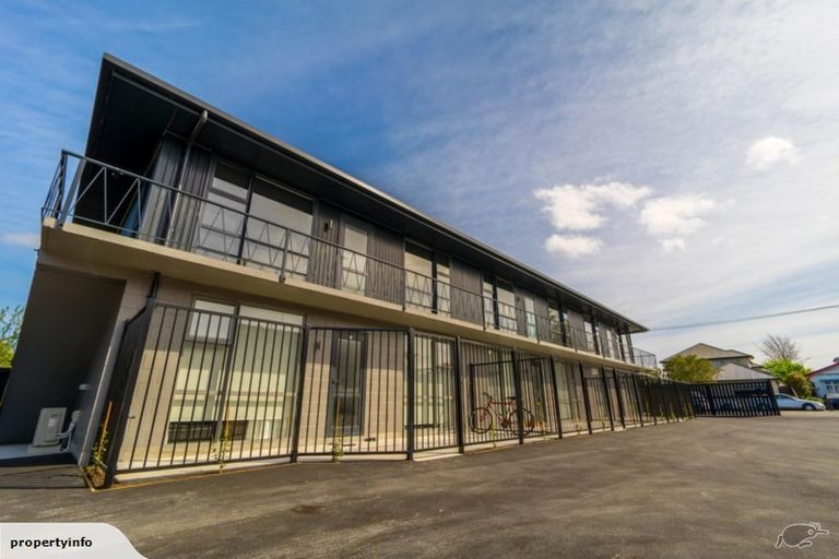 Photo of property in 2/22 Springfield Road, St Albans, Christchurch, 8014