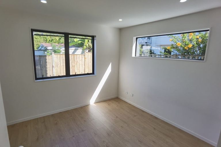 Photo of property in 46 Ayton Drive, Totara Vale, Auckland, 0629